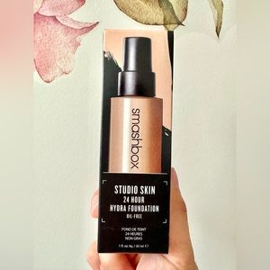 STUDIO SKIN 24 HOUR HYDRA FOUNDATION BE FLAWLESS FOR 24 HOURS